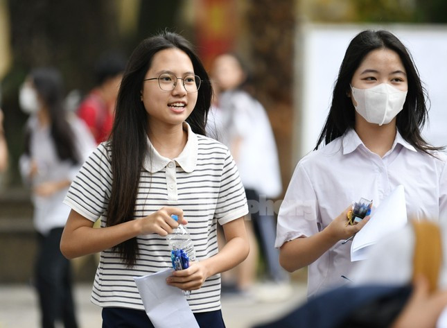 Thí sinh dự kiến xét tuyển tổ hợp C00 vào Trường Đại học Khoa học Xã hội và Nhân văn (Đại học Quốc gia Hà Nội) yên tâm dự thi tốt nghiệp.